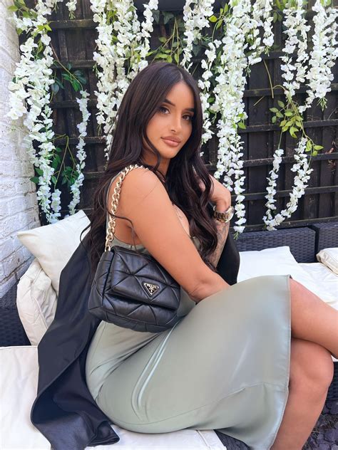 TW Pornstars - Preeti Young. Twitter. 4:35 PM - 26 Apr 2022