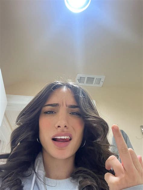 i’m such a worthless gooner for nadia amine i’d do anything she asked