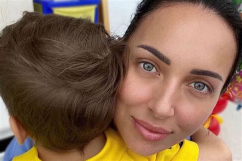 Сын Алсу и Яна Абрамова впервые вышел в свет - Вокруг ТВ.