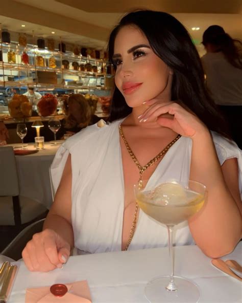Nikki Giavasis (@nikkigiavasisofficial) • Instagram photos and videos