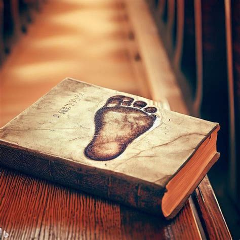 1 man 1 jar : r/weirddalle