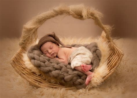 Best Newborn Baby Photography - Artin Photography Canada