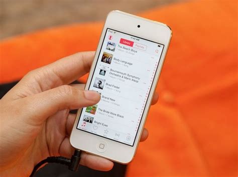 apple revamps ipod  colors  upgrade  ipod touch