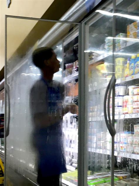 Humid in Houston : r/streetphotography