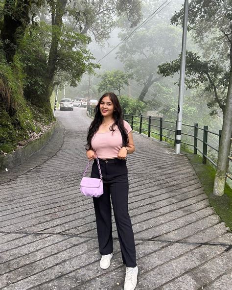 Mansi Negi : r/BeautifulIndianWomen