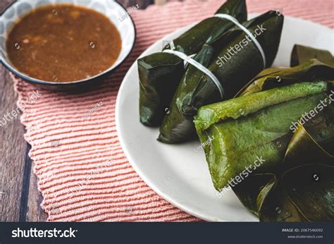 Suman Na Malagkit Na May Latik Stock Photo 2067546092 | Shutterstock