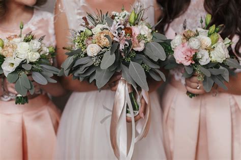 How To Create Stunning DIY Flower Bouquets For Bridesmaids: A Complete ...