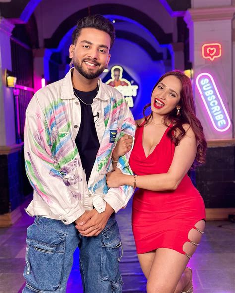 Aditi Mistry | Ate🔥😏 #trending #trendingreels #explore #foryou #viral