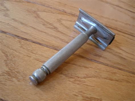 gillette double edge tech safety razor supernova antiques