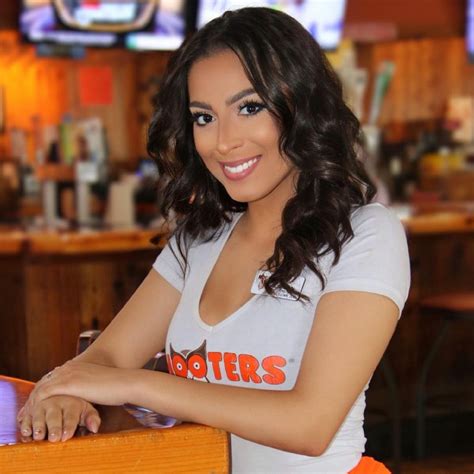 Hooters of Costa Mesa - Always lucky when Hooters is on the menu and