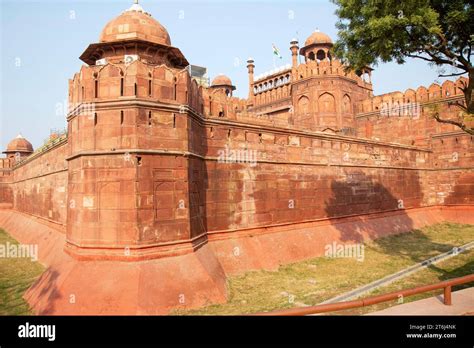 red fort  called lal qaleah  spelled lal kila  lal qila