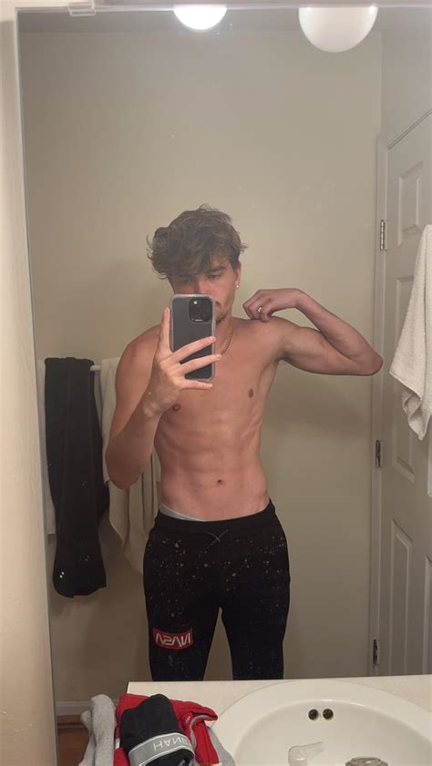 Drain those wallets for ur master, looking for a real cashpig : r/gay