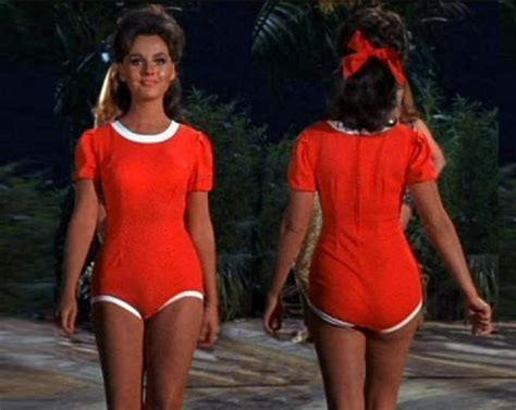 "MARY ANN - GIlligan's Island - Refrigerator Photo Magnet @ 3\"x5