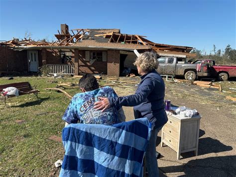 2 young brothers among at least 42 deaths as tornadoes swept US - ABC News