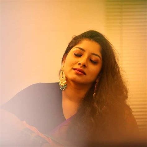 actress-anumols-latest-stunning-pics