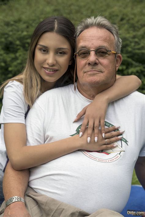 Never too late to find the love of your life! : r/Oldje