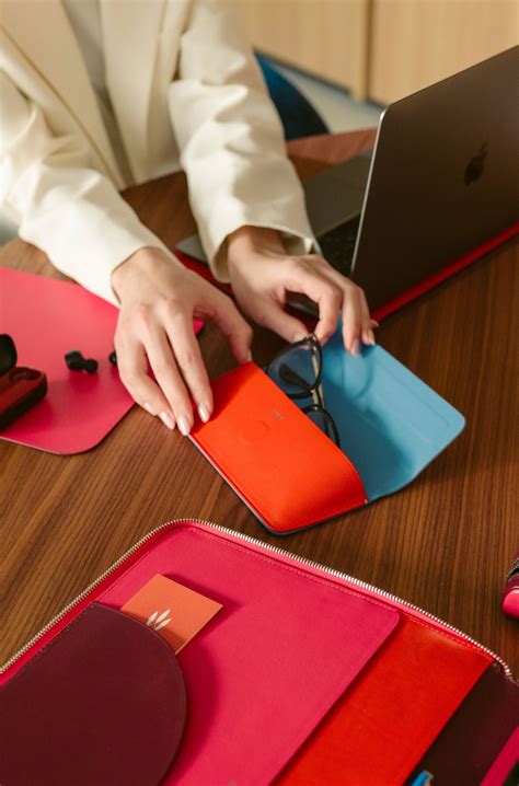 Leather bags, colorful wallets and accessories | dudubags