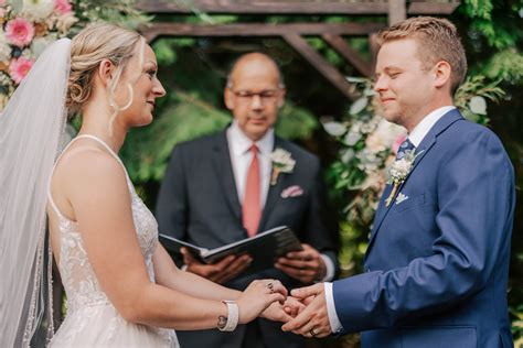Four Bowen Island Weddings Venues To Say “I Do” - Courtney Healey