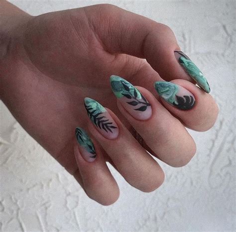 Маникюр с листьями | Gel nails, Nail art, Short nails