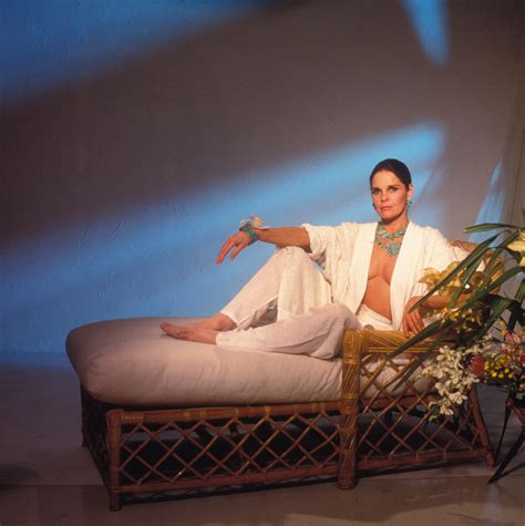 Ali MacGraw's feet