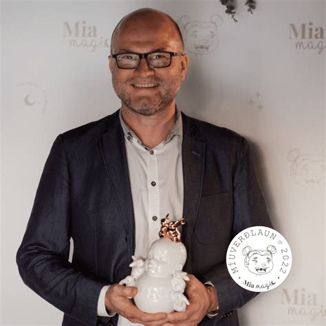 Tryggvi Helgason, barnalæknir hlaut Míuverðlaunin 2022 | Mia Magic