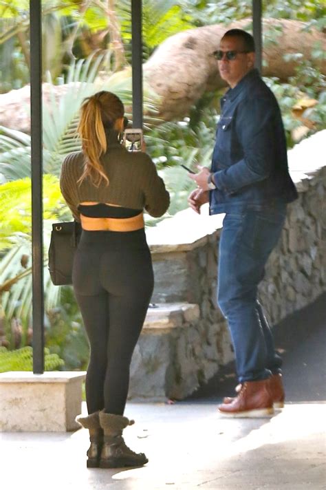 JLO great ass pics : r/JenniferLopez