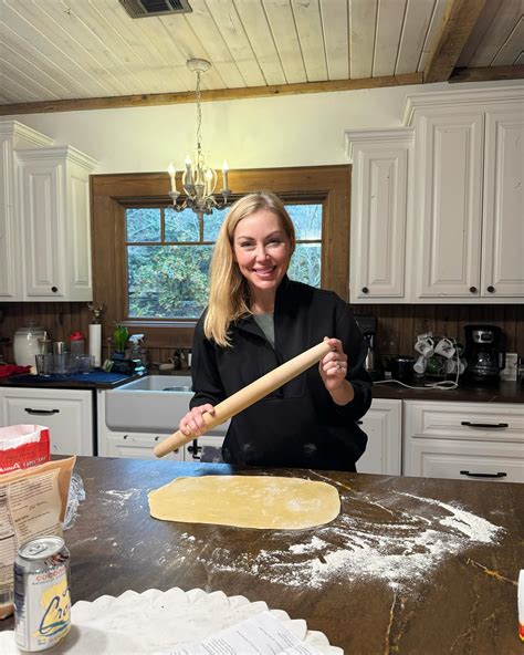 Jessica Robertson | Don’t go to the shelter!!!!🤷‍♀️🥹 Everyone meet Poe