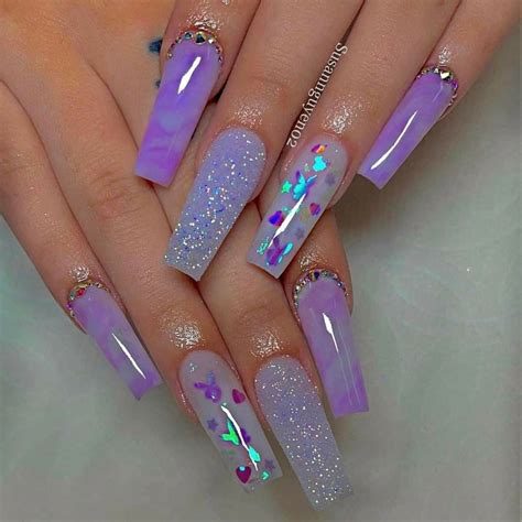 Lilas con mariposas | Purple nails, Colored acrylic nails, Sparkly nails