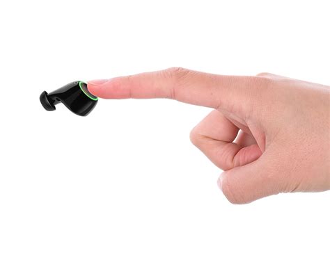 BlitzWolf BW-FYE3 are true wireless earphones that keep the music going