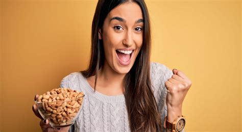 peanuts benefits nutrition  protein recipes healthifyme blog