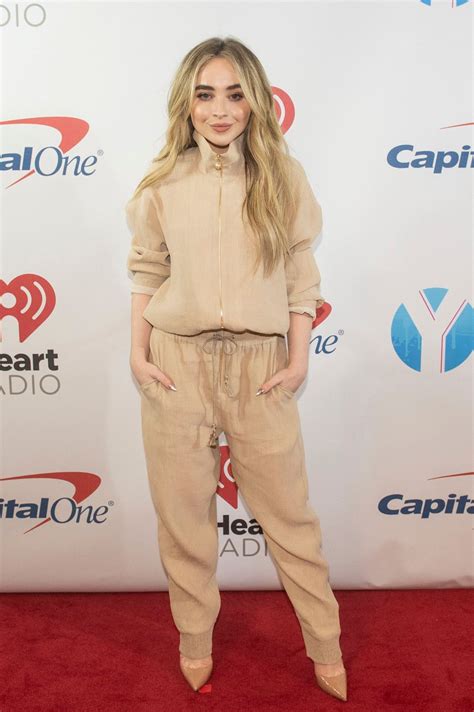 Sabrina Carpenter Style, Clothes, Outfits and Fashion• Page 16 of 40