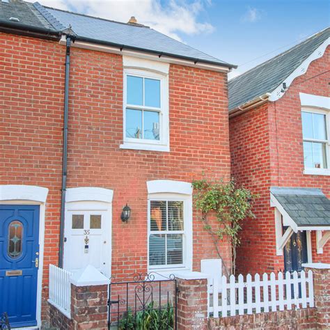 Why buyers are competing for houses for sale in lymington now 30