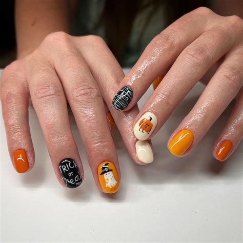 30 Cool Halloween Nail Designs to Try