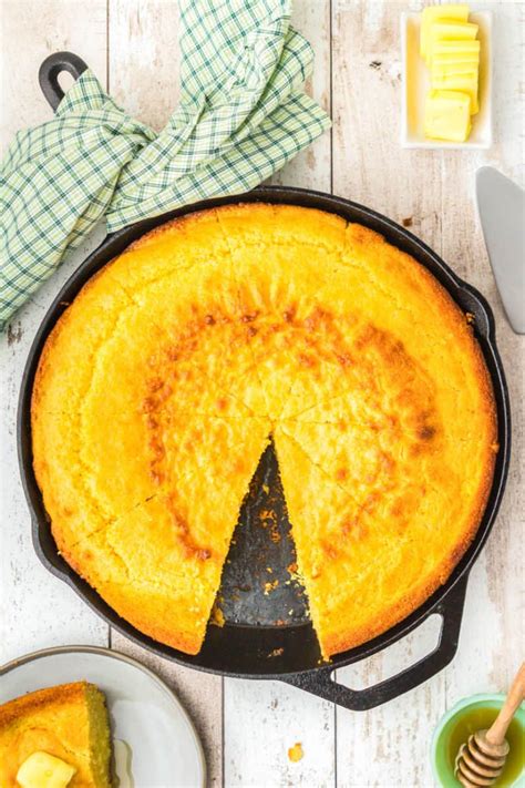 Southern Cast Iron Skillet Cornbread • Bread Booze Bacon