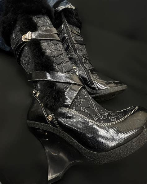 Crossroads Norcal | These Baby Phat boots are soooo hot 😛🖤 Y2K baddies