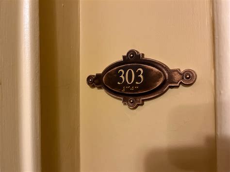 [Bookish Feature] Room 303 in the Omni Parker Hotel - Erica Robyn Reads