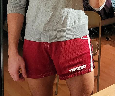 These might be a little too risky for the gym : r/Bulges
