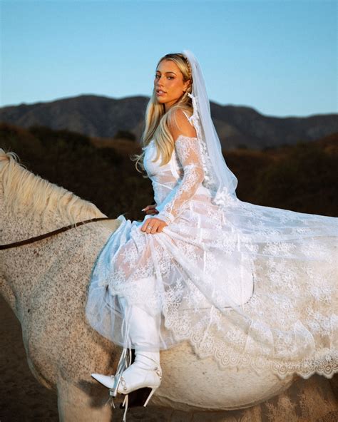 Jadelyn | Twenty - Something 🎂🩷🧁 | Instagram