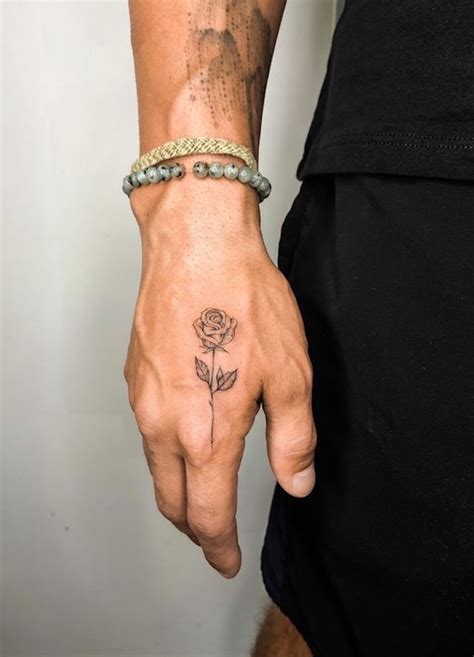 Foto De Tatuagem Masculina - Desenhos De Tatuagem Na Mao E No Pulso Para Homens A Copa Do Mundo Em