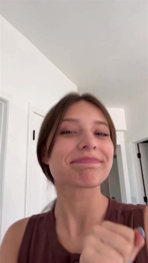 AnnaG (@imthe_annag) - Urlebird