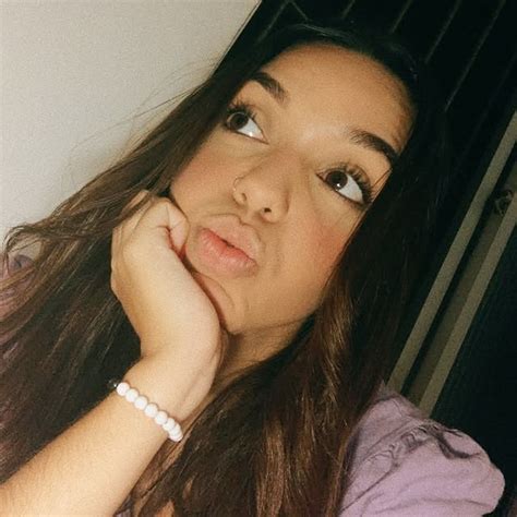 franciele gomes  fraangomesss  threads