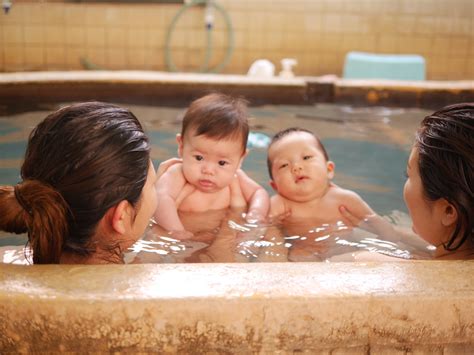 onsen  kids  mom   month  onsen master enjoy onsen