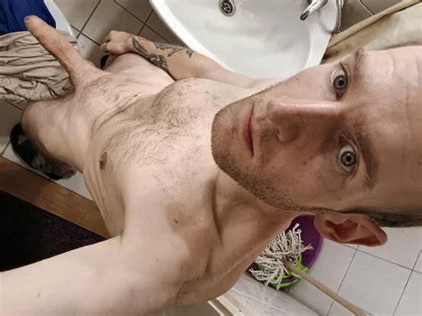 Er zieht sich vor der dusche aus mit Kevpontanna — Jung, Behaart, Solo
