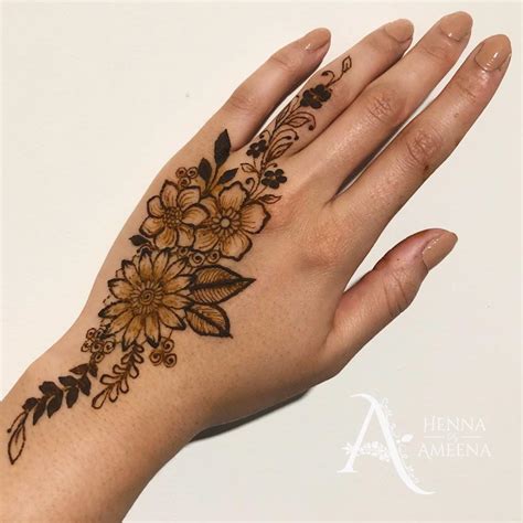 prettiest floral mehendi designs   trendsetter brides short