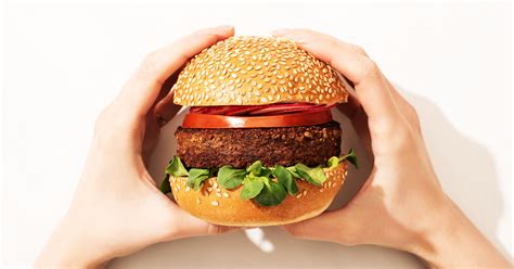 Plant-based burger vs. regular burger: Which is healthier?