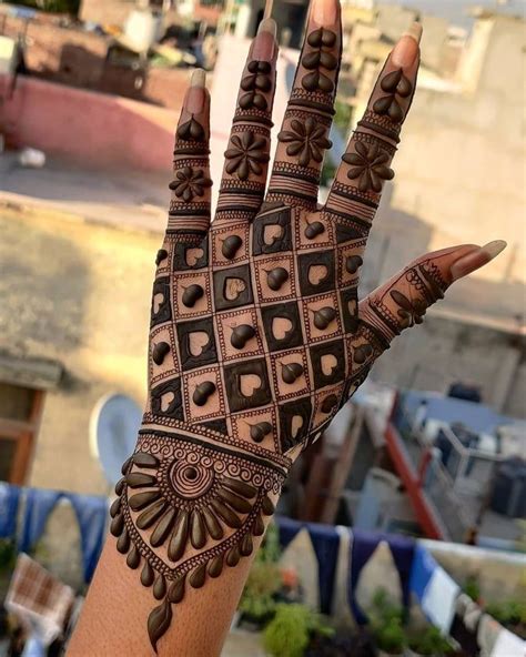 Prettiest Net Henna Designs for Any Occasion