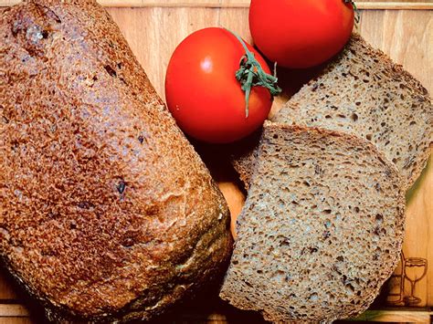 Как испечь хлеб из ржаной муки в хлебопечке: Рецепт ржаного хлеба для ...