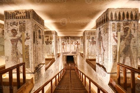 Tomb in Valley of the Kings, Luxor, Egypt 12381214 Stock Photo at Vecteezy