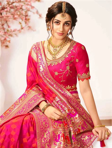 25+ Attractive Trending Banarasi Saree Blouse Design For Women Trending ...