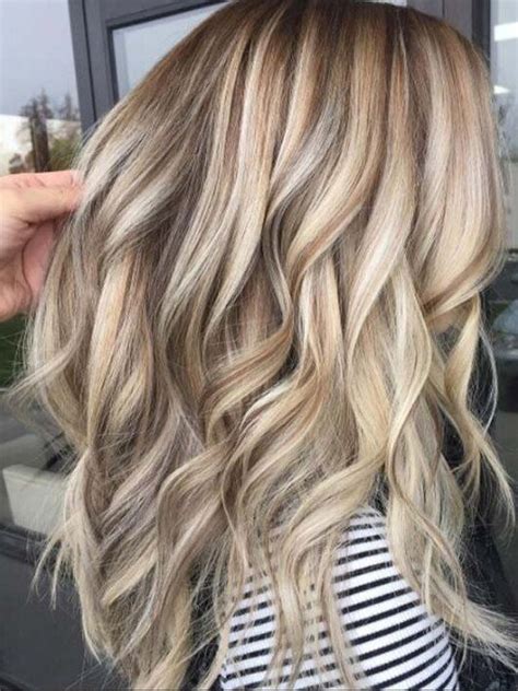 Blonde Highlights And Lowlights In Dirty Blonde Hair